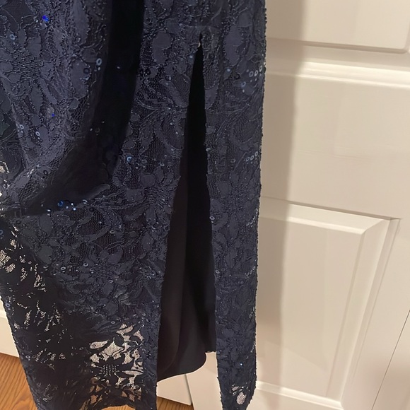 LAUREN - RALPH LAUREN EVENING.  Navy lace and sequin long gown - Picture 6 of 8